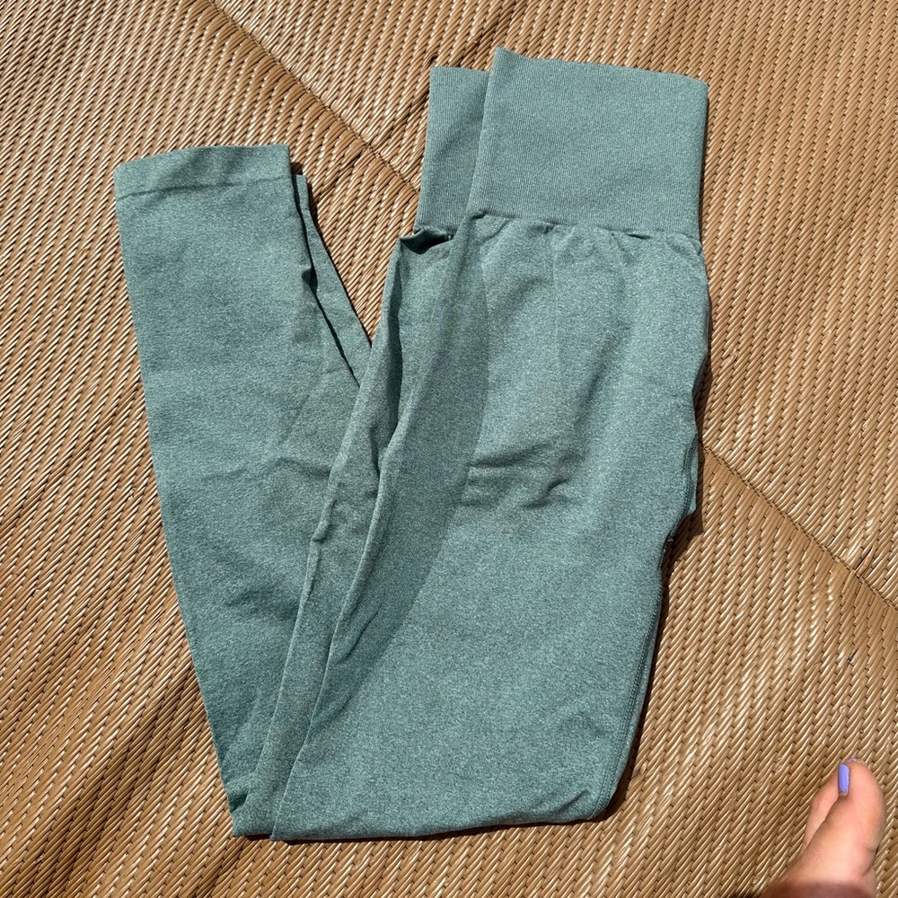 Light green NVGTN leggings